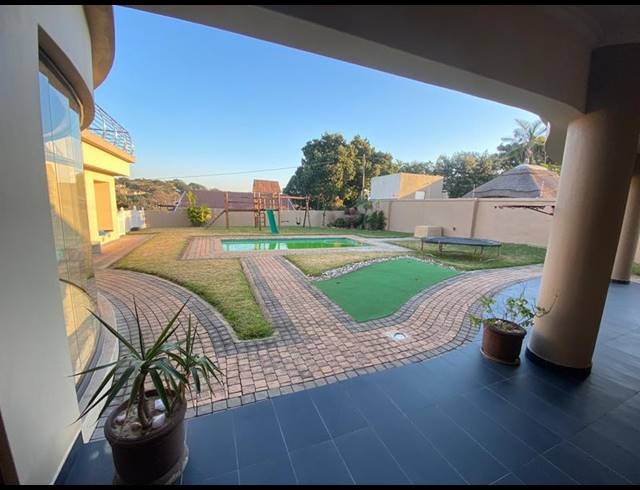 5 BEDROOM HOUSE FOR SALE IN OSLO BEACH